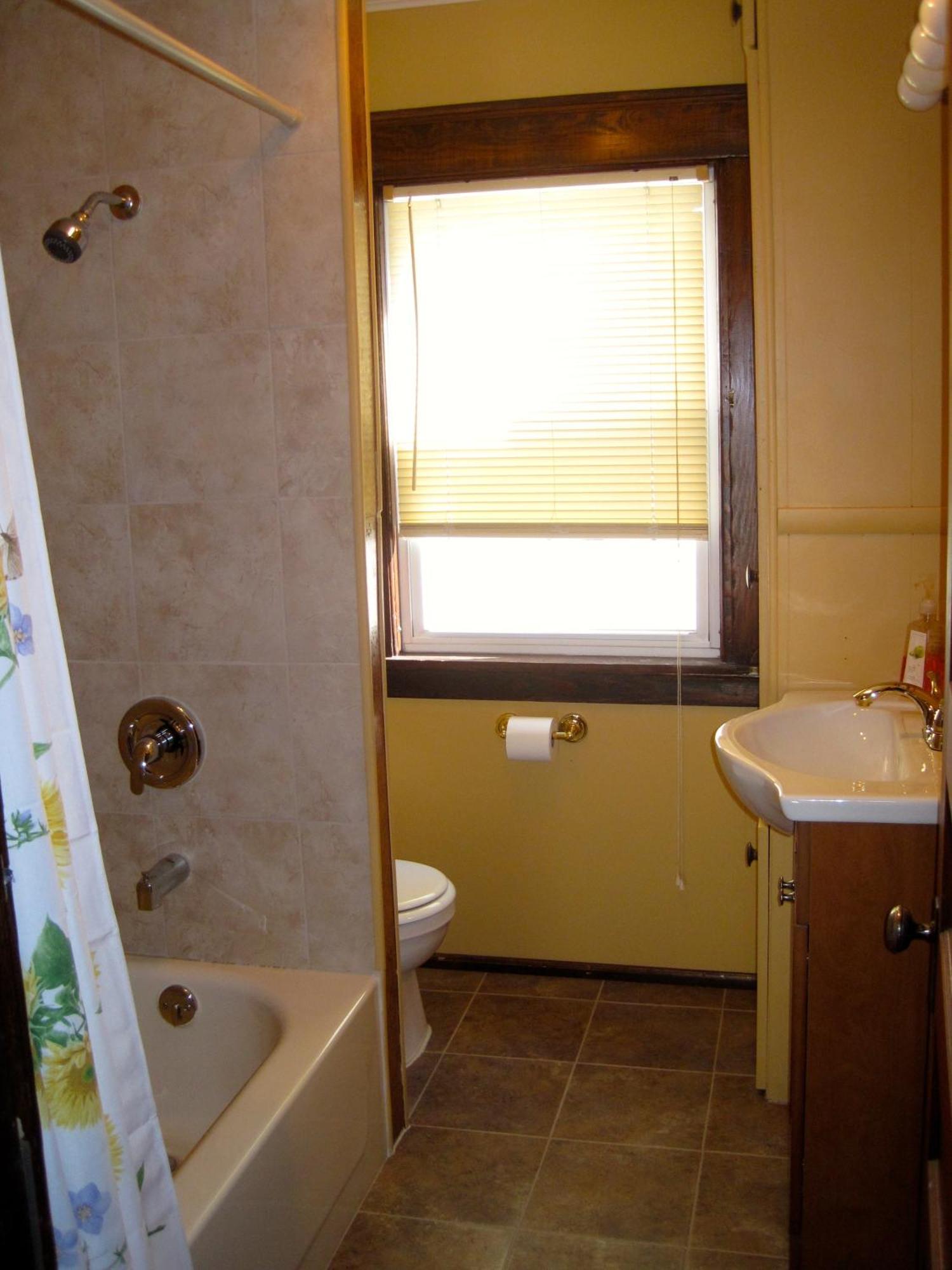 Wanderfalls Guesthouse & Hostel Niagara Falls Bagian luar foto