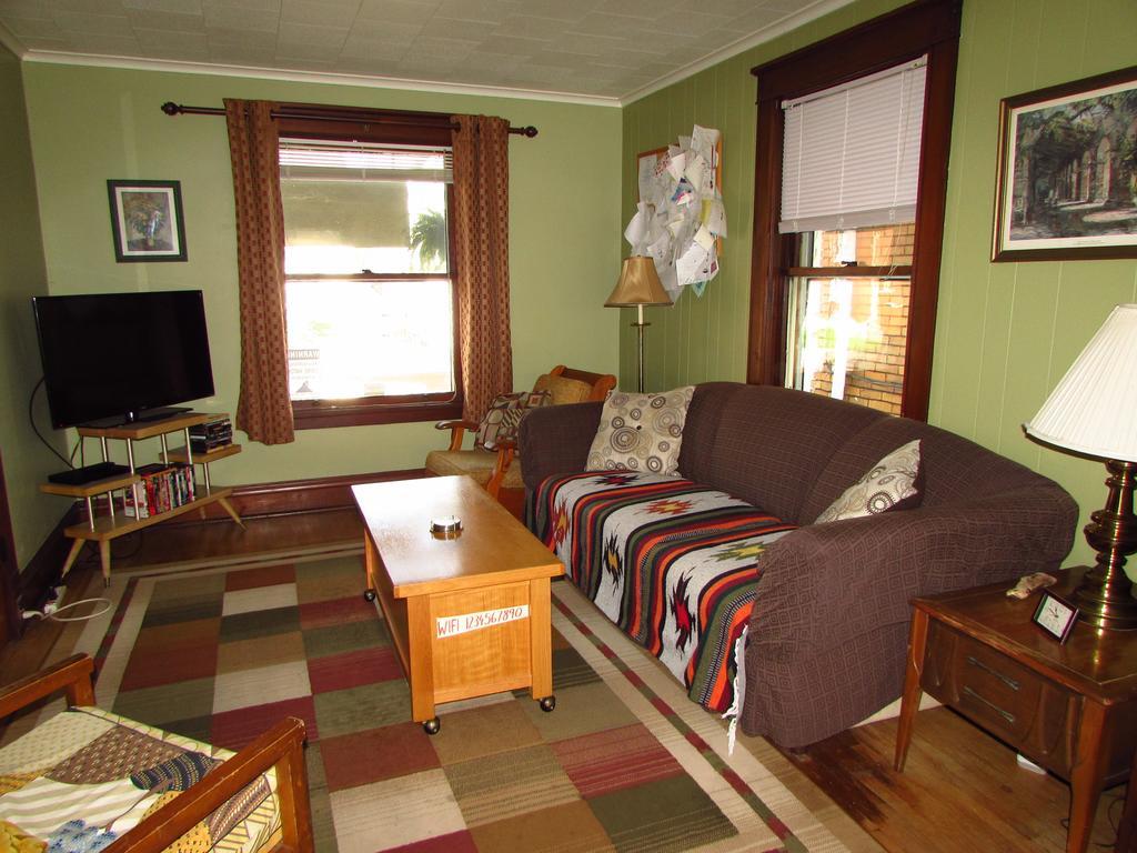 Wanderfalls Guesthouse & Hostel Niagara Falls Bagian luar foto
