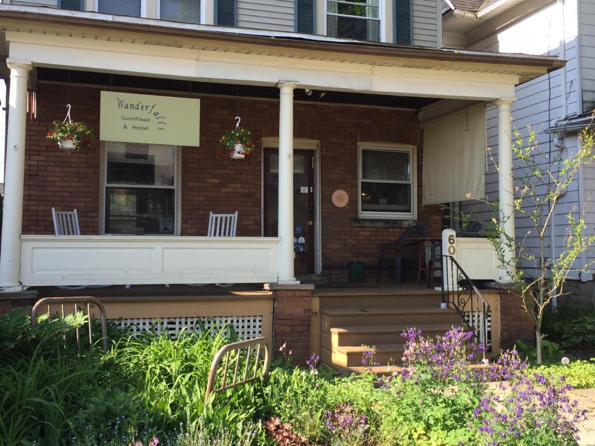 Wanderfalls Guesthouse & Hostel Niagara Falls Bagian luar foto